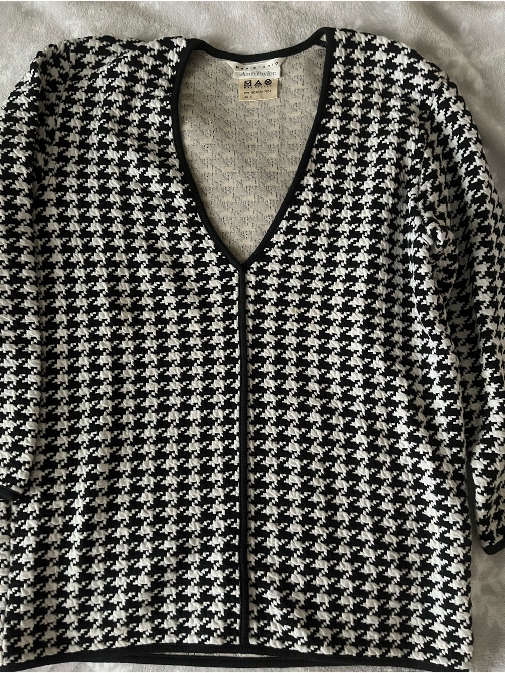 Ann Taylor Black and White Houndstooth Knit Tunic